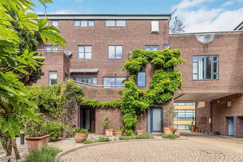 Nelsons Yard, Camden NW1