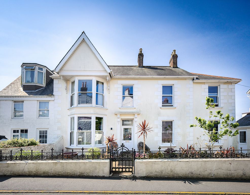 5 bed villa for saleLes Gravees, St Peter Port, Guernsey GY1