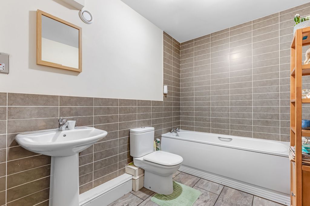 Additional image 10 of 2 bed flat for saleMulberry Lane, Steeton, Keighley, West Yorkshire, UK BD20