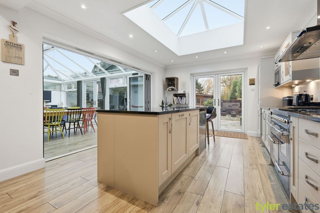 Additional image 6 of 5 bed detached house for saleNoak Hill Road, Billericay CM12