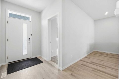 Additional image 8 of 34 Aquila Way NW, Calgary, AB, T3R 1Z6