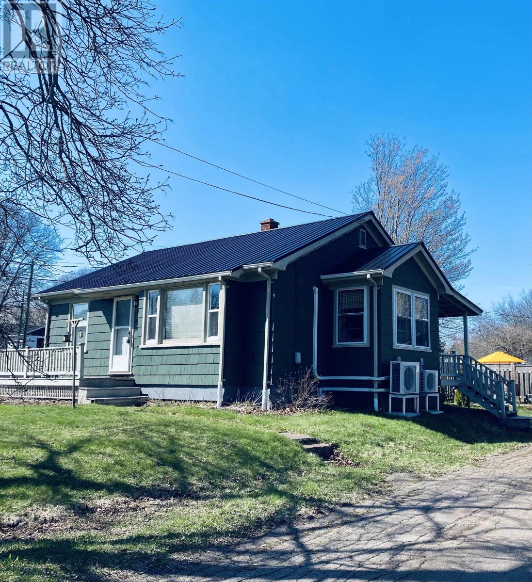 6 Gordon Drive