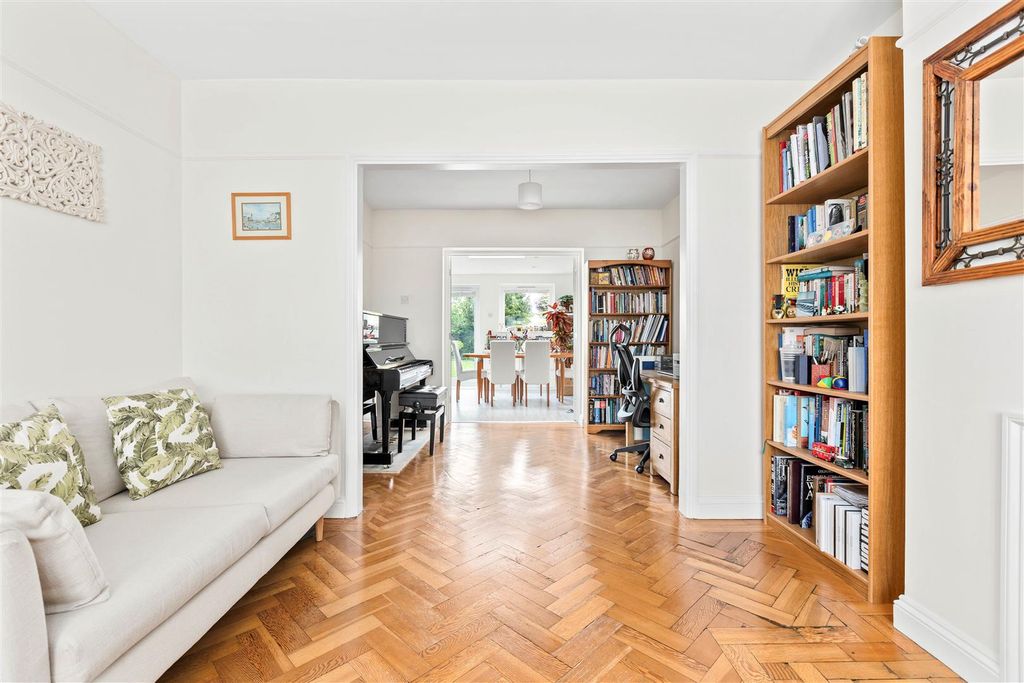 Additional image 9 of 3 bed semi-detached house for saleGrosvenor Road West, Baldock SG7