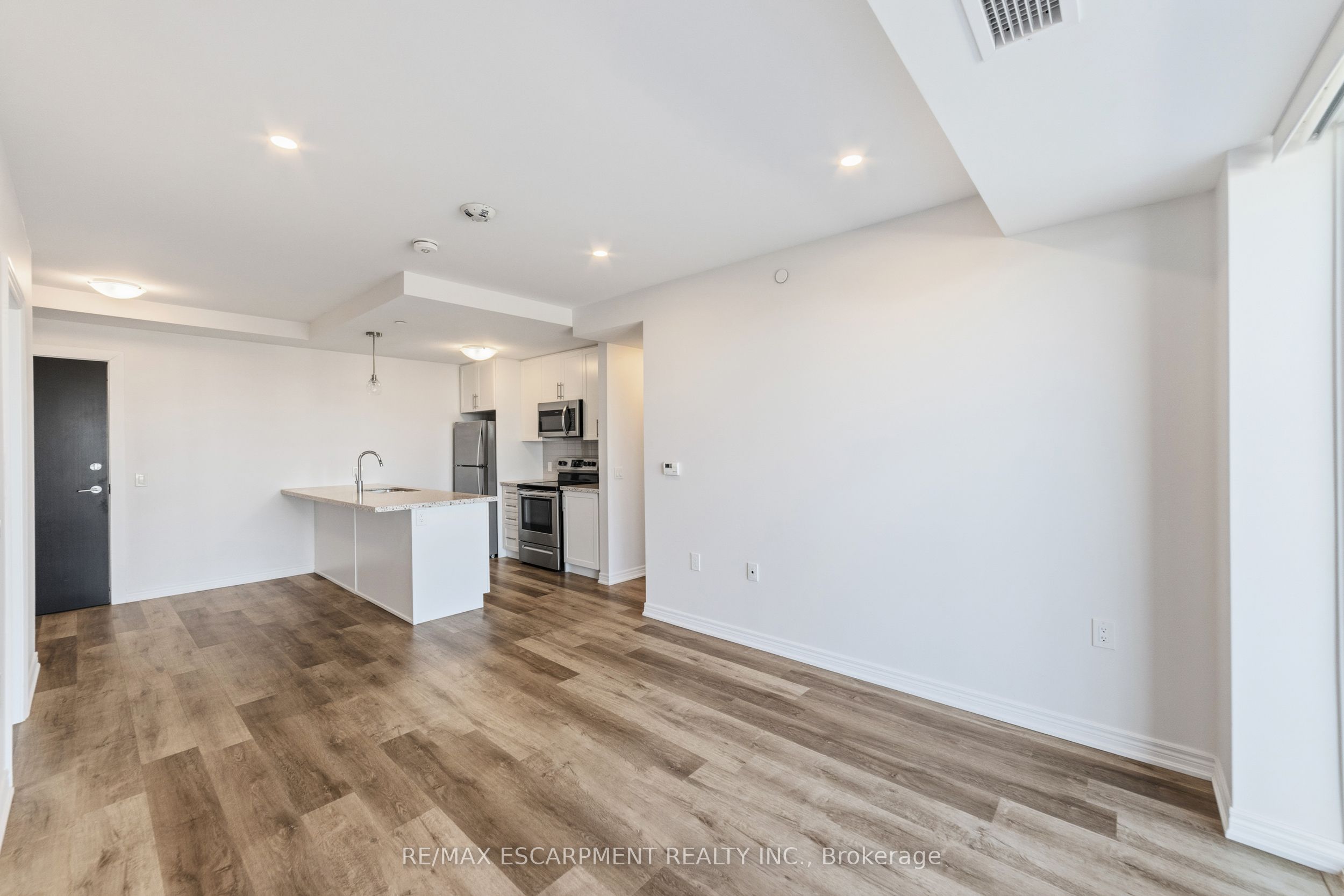 Additional image 6 of 302-2750 King Street, Hamilton, ON, L8G 1J4
