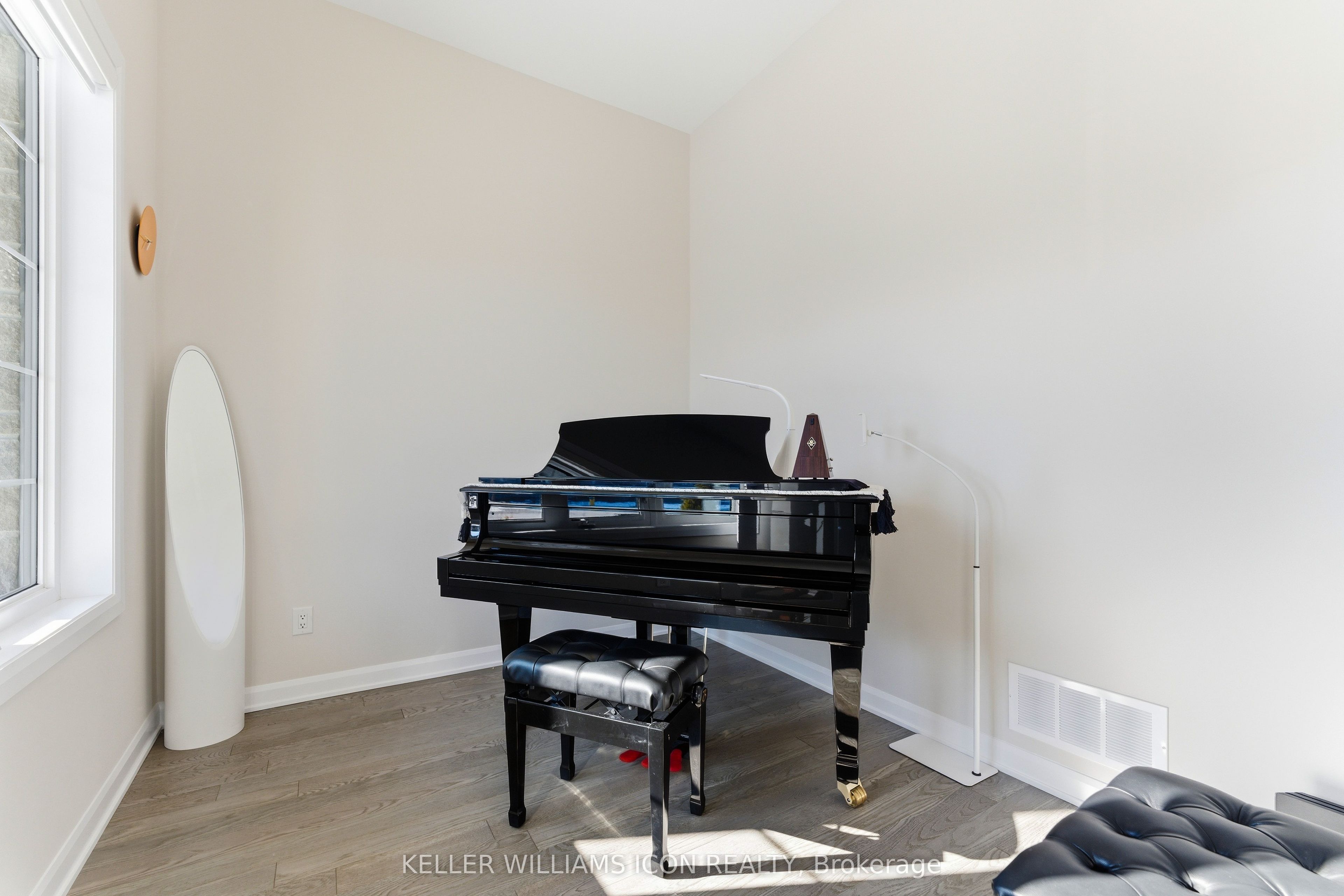 Additional image 6 of 352 Cloyne Crescent, Ottawa, ON, K2J 6W4
