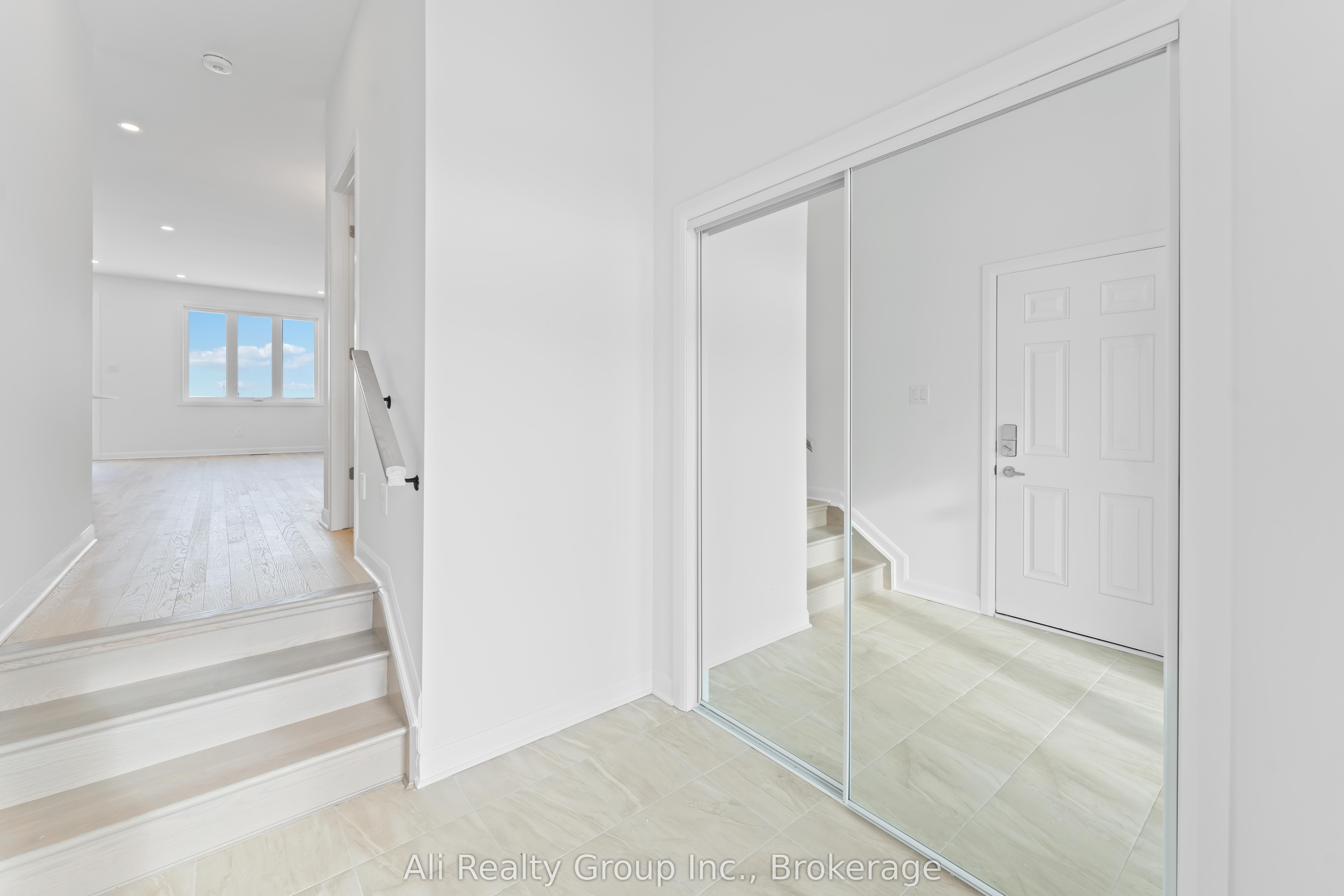 Additional image 4 of 661 Hamsa Street, Ottawa, ON, K2J 6Z7