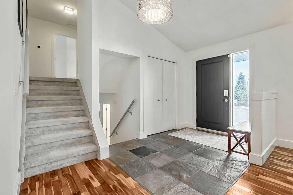Additional image 3 of 955 Cannock Road SW, Calgary, AB, T2W 1M6