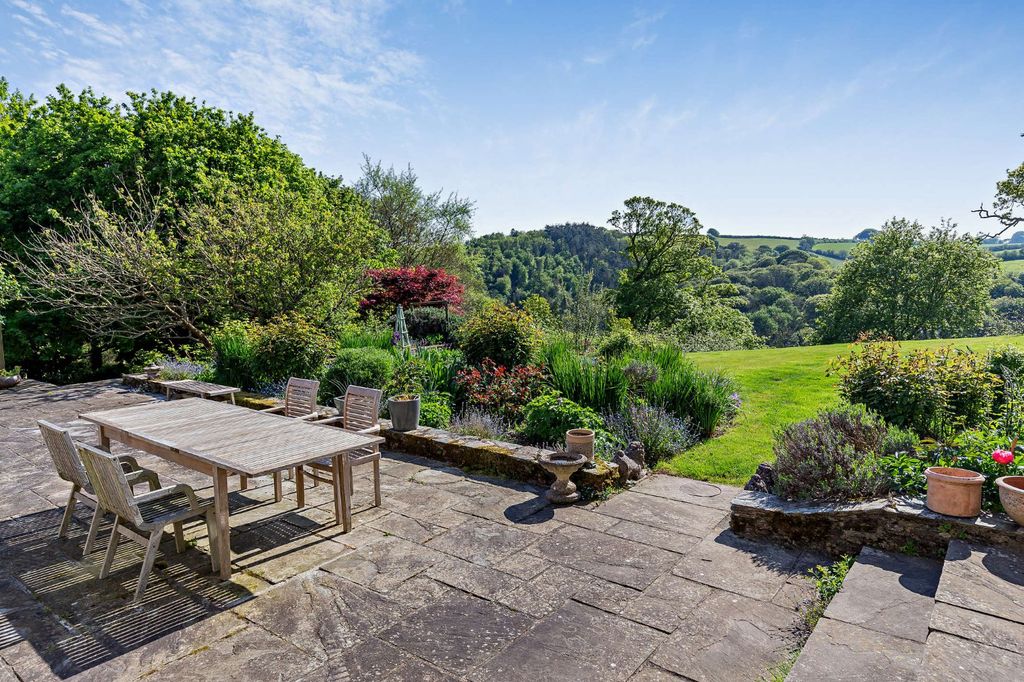 5 bed barn conversion for saleDartmouth, Devon TQ6 photo 2