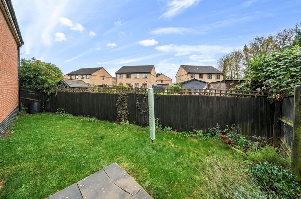 1 bed flat for salePalin Drive, Spalding, Lincolnshire PE11 photo 4