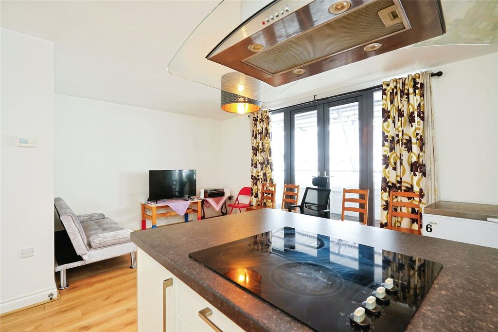 Additional image 4 of 2 bed flat for saleWesley Lane, Bicester, Oxfordshire OX26