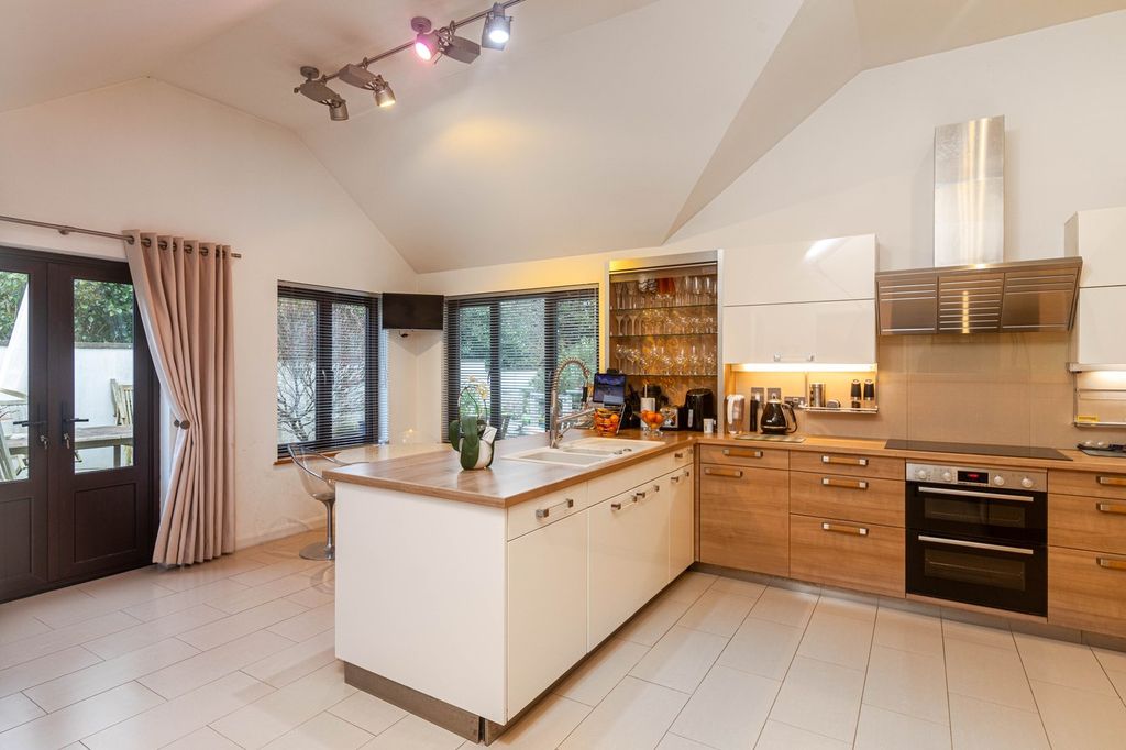 Additional image 10 of 4 bed detached house for salePark Estate, La Marquanderie, St Brelade JE3