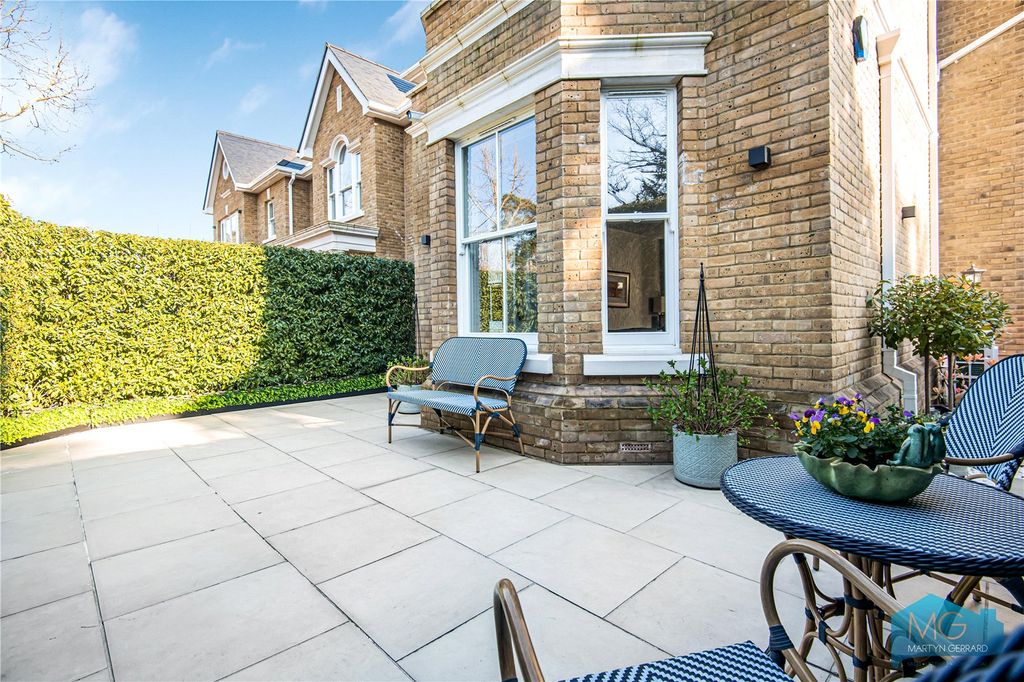 Additional image 5 of 2 bed flat for saleCamlet Way, Barnet EN4