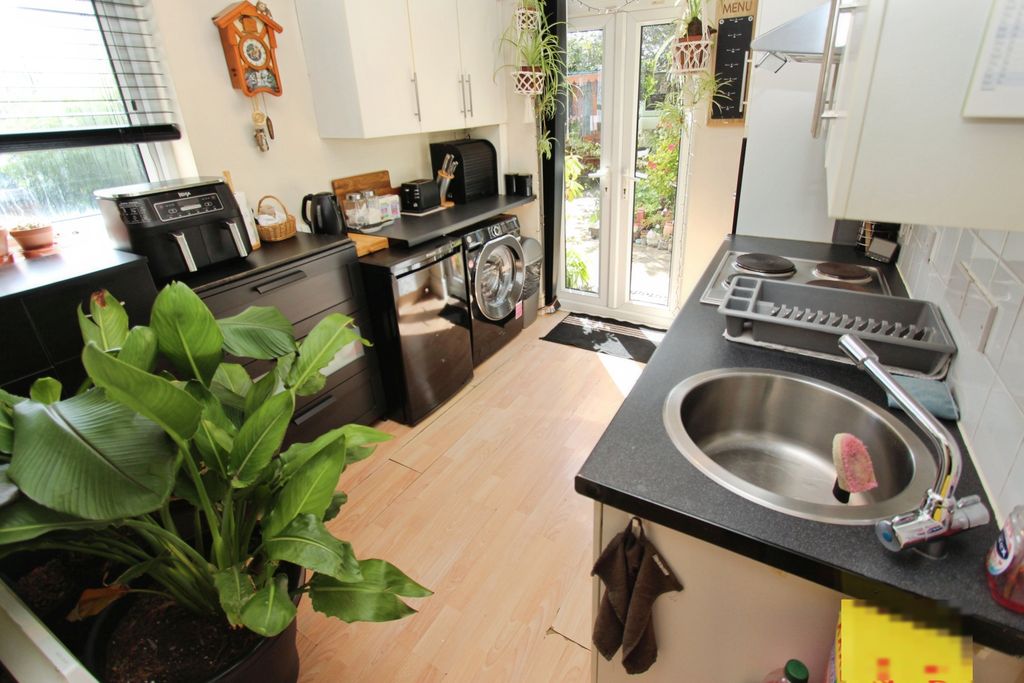 Additional image 3 of 2 bed flat for saleVictoria Street, Long Eaton, Long Eaton NG10