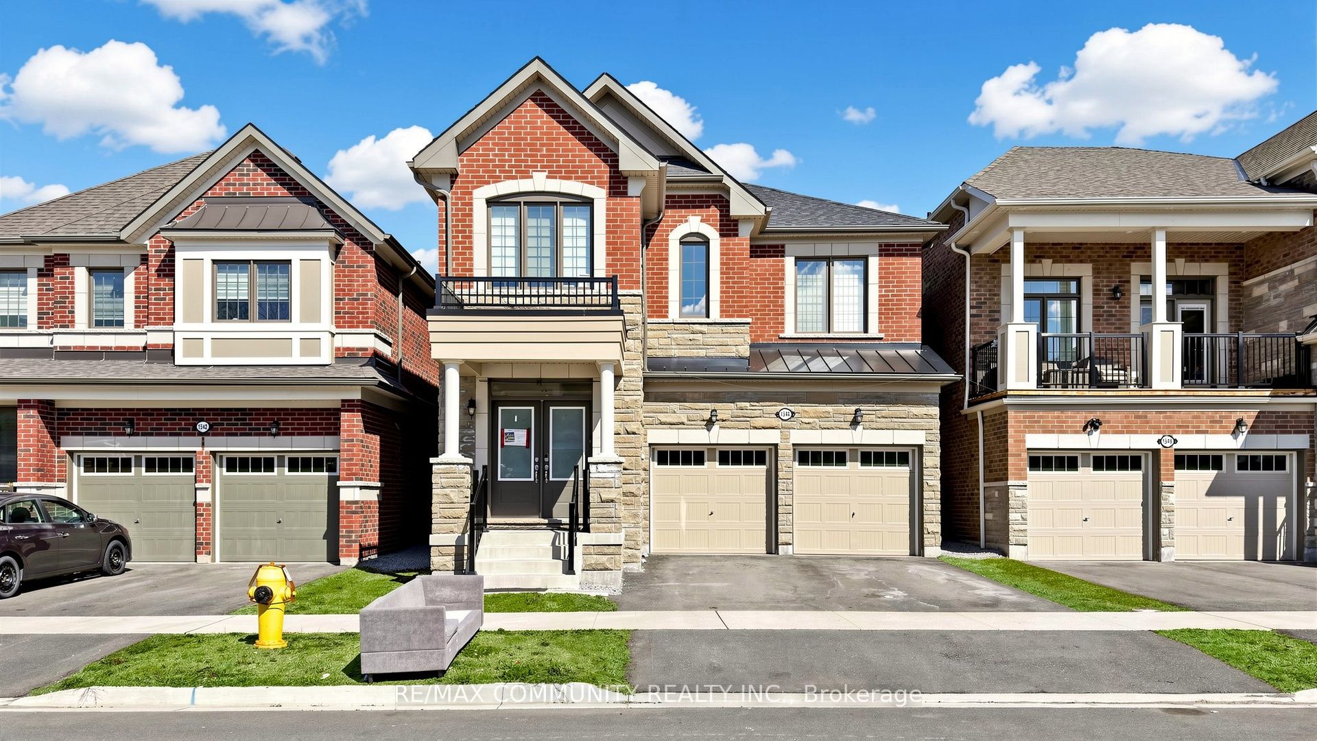 1544A Honey Locust Place, Pickering, ON, L1X 0P1
