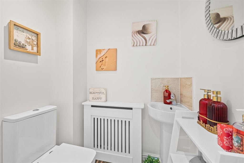 Additional image 7 of 4 bed town house for saleHawker Drive, Addlestone KT15