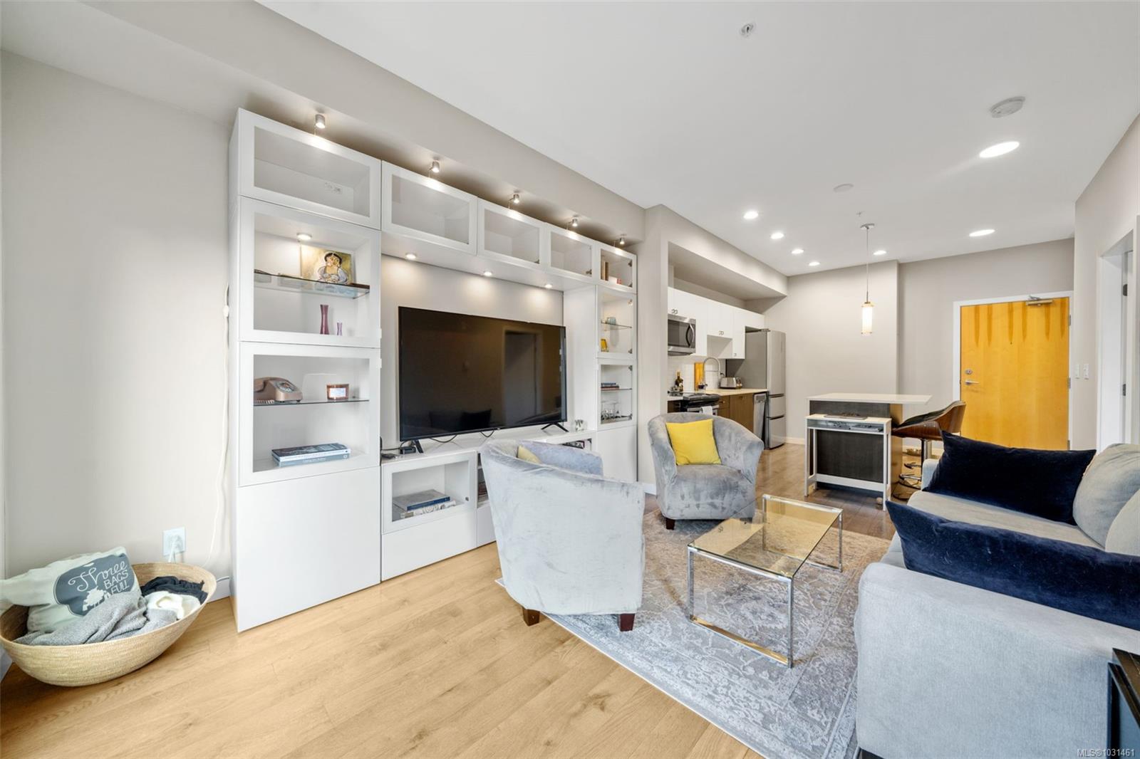 Additional image 4 of 404-767 Tyee Road, Victoria, BC, V9A 0G5