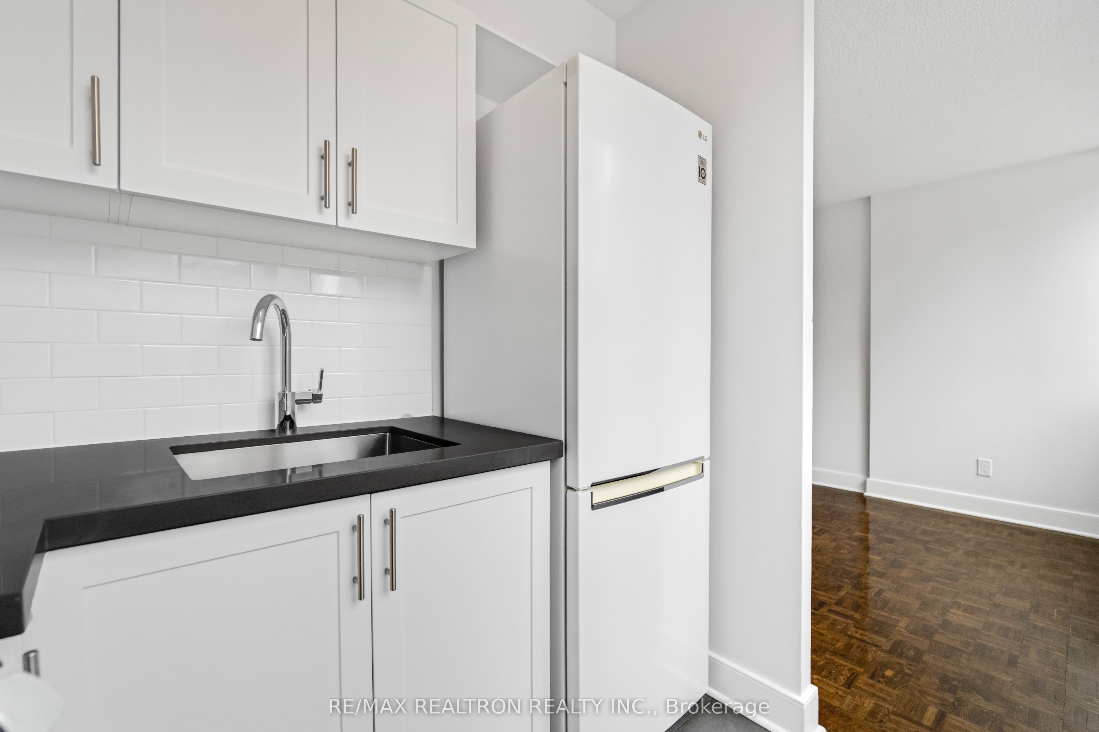 Additional image 5 of 205-33 Isabella Street, Toronto, ON, M4Y 2P7