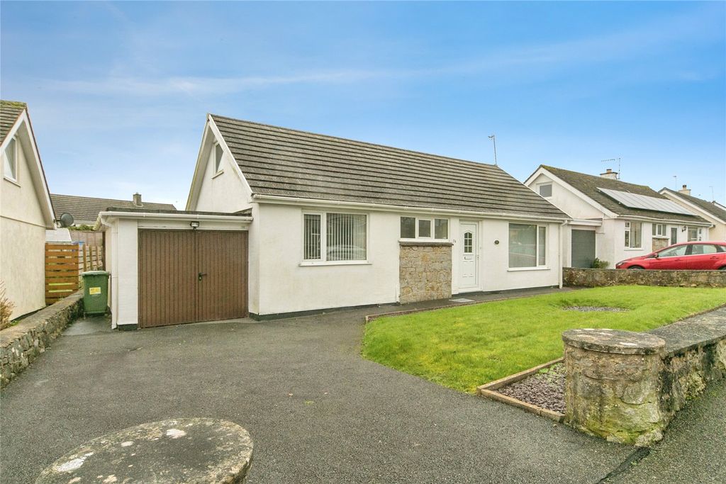 2 bed bungalow for saleBreeze Hill, Benllech, Isle Of Anglesey LL74
