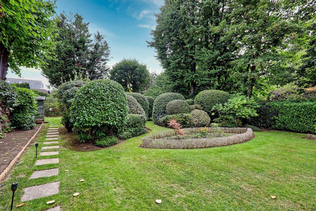 Additional image 32 of 5 bed detached house for saleBurntwood Avenue, Emerson Park, Hornchurch RM11
