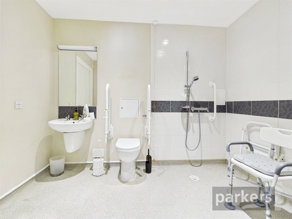 Additional image 8 of 2 bed flat for saleButtercross Lane, Witney, Oxfordshire OX28
