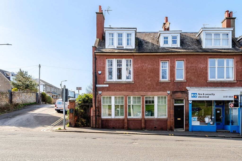 4 bed flat for sale2 Flat 2 Braefoot Terrace, Edinburgh EH16