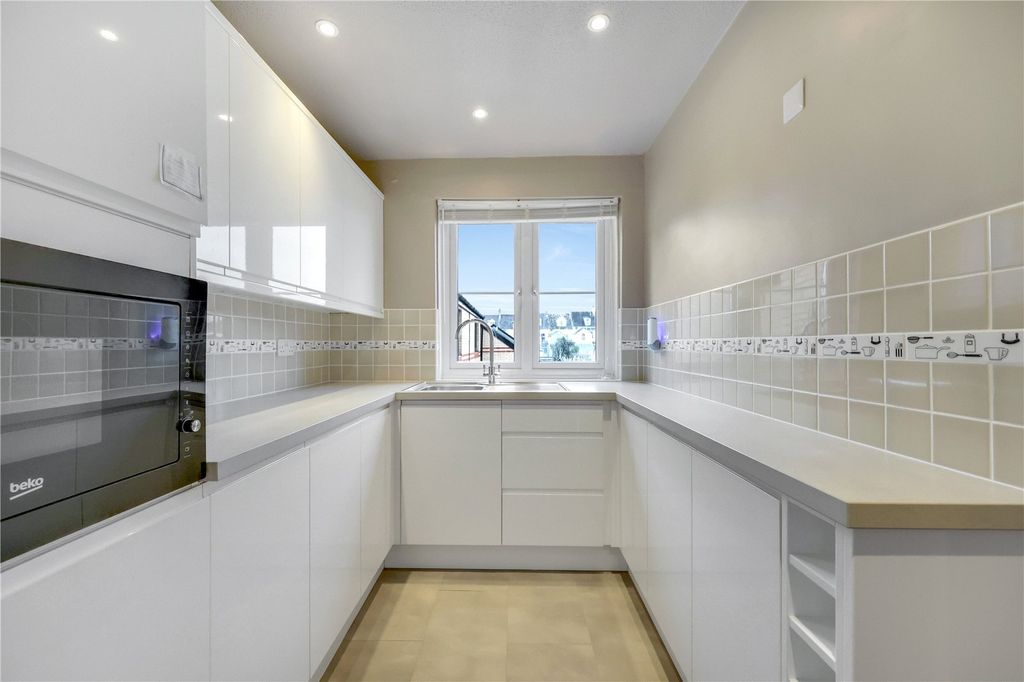 Additional image 2 of 1 bed flat for saleAlexandra Court, Alexandra Road, Barnstaple EX32