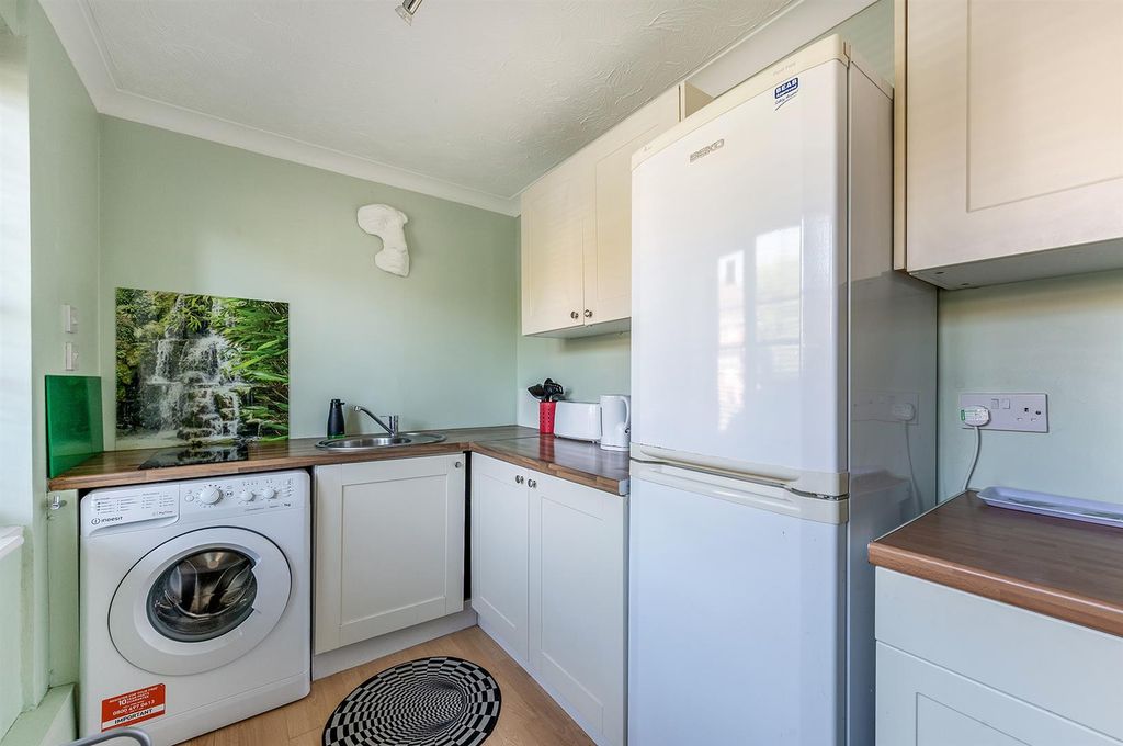 Additional image 8 of 7 bed detached house for saleBorkum Close, Andover SP10