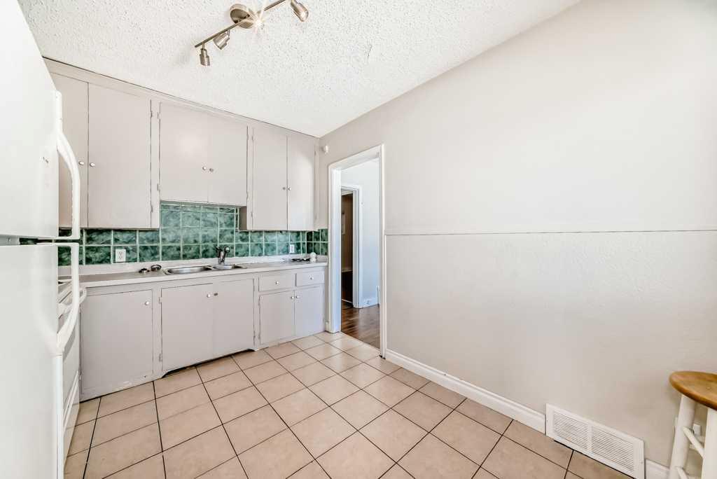 Additional image 5 of 1610 40 Street SW, Calgary, AB, T3C 1W9