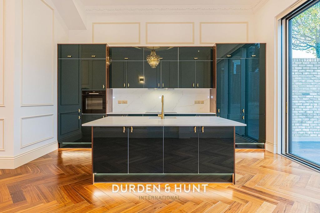 Additional image 6 of 5 bed semi-detached house for salePalmerston Road, Buckhurst Hill IG9