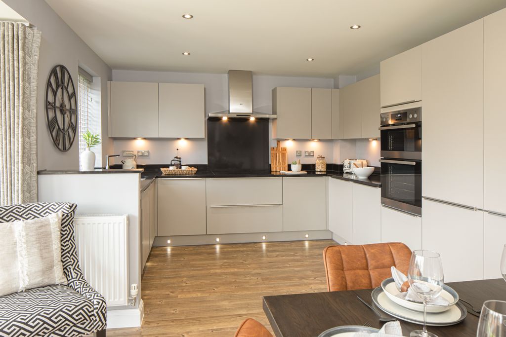 Additional image 2 of 4 bed detached house for sale"Fairburn" at Southend Road, Billericay CM11