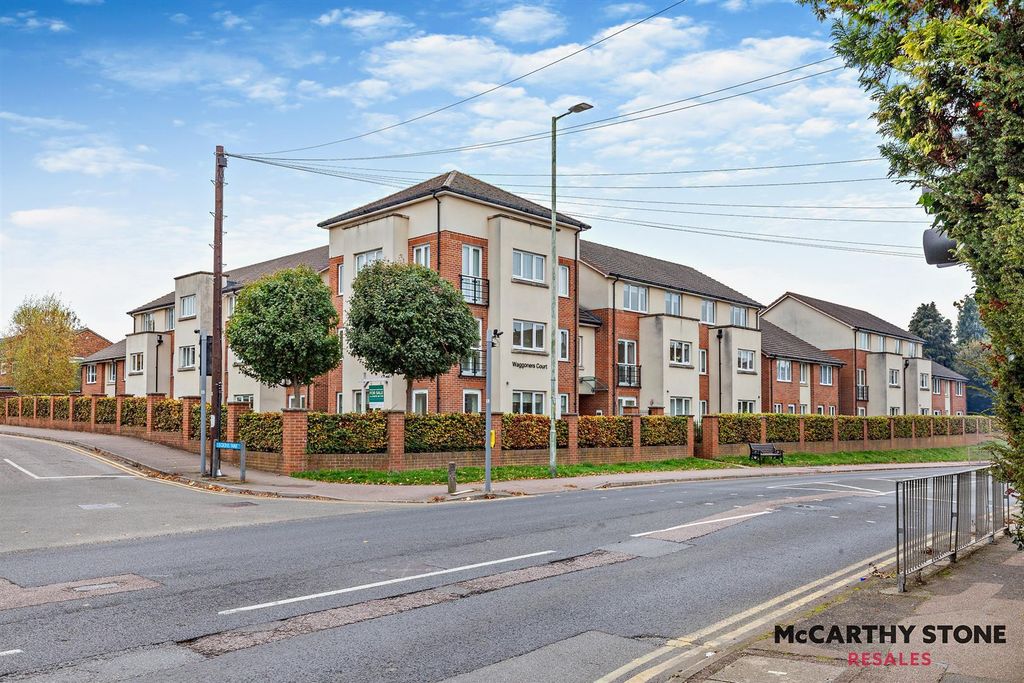 1 bed flat for saleWaggoners Court, Legions Way, Bishop's Stortford CM23