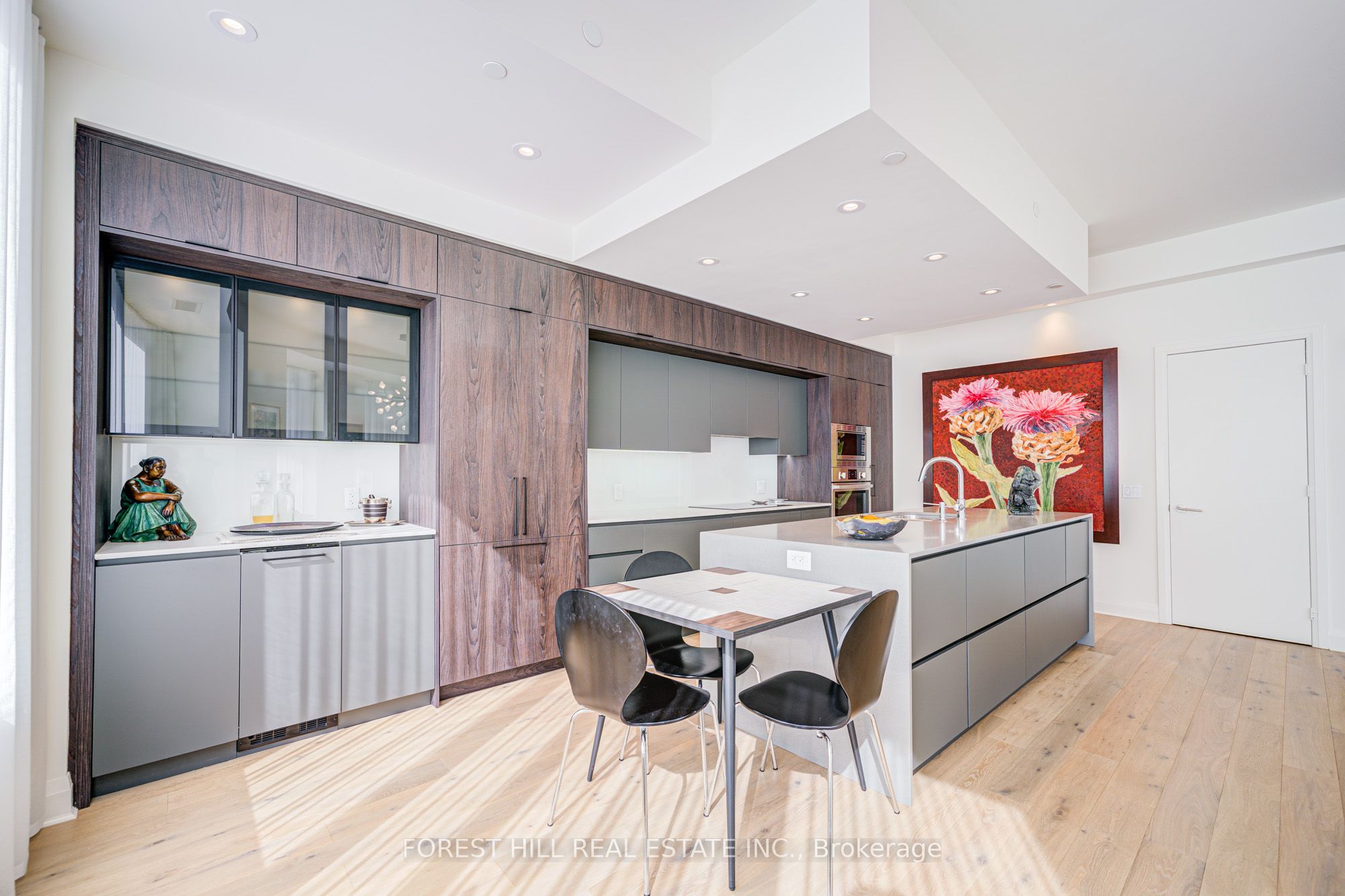 Additional image 4 of 204-151 Avenue Road, Toronto, ON, M5R 0B8