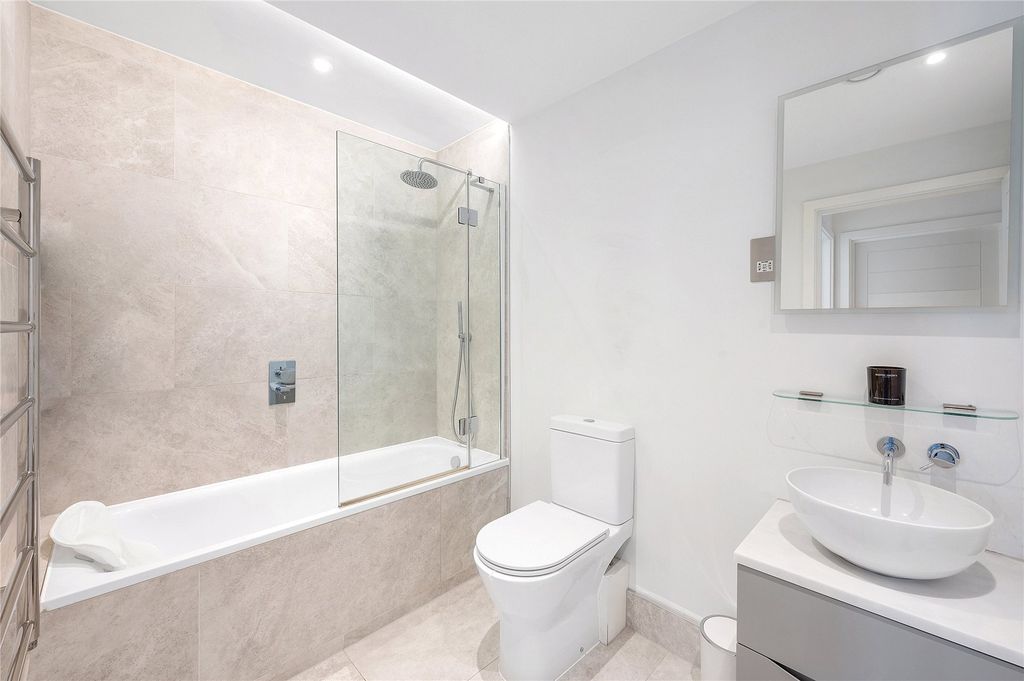 Additional image 8 of 2 bed flat for saleAlbemarle Road, Beckenham BR3