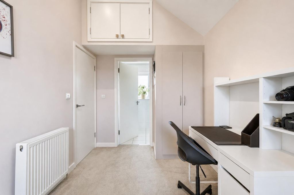 Additional image 22 of 4 bed semi-detached house for saleWestbury Lane, Buckhurst Hill IG9