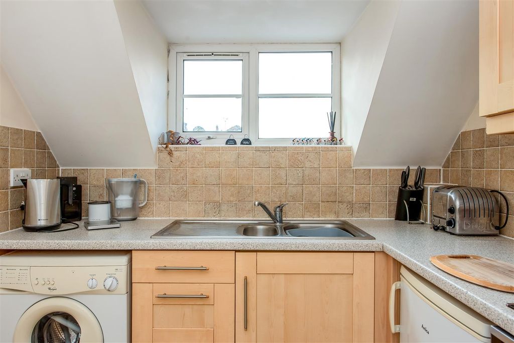 Additional image 5 of 2 bed flat for saleImber House, Millway Road, Andover, Hampshire SP10