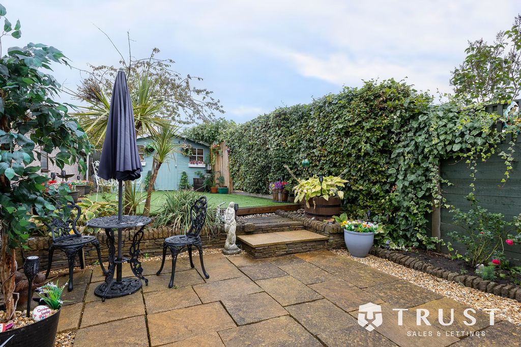 Additional image 25 of 3 bed semi-detached house for saleCarlinghow Lane, Batley WF17