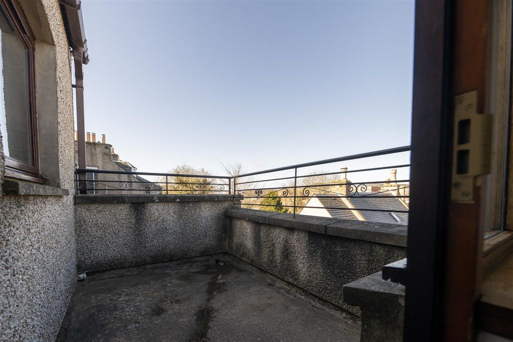 Additional image 6 of 2 bed flat for sale13 Connel Court, Ardconnel Street, Inverness IV2
