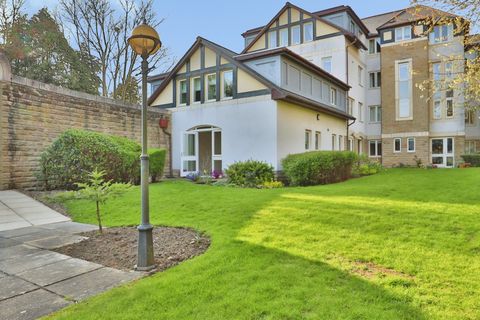 Park Avenue, Roundhay, Leeds LS8