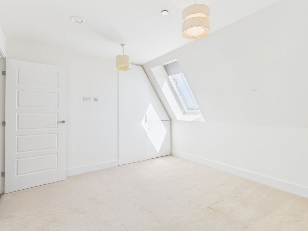 Additional image 6 of 2 bed flat for saleRegent Place, 75 Sycamore Road, Amersham, Buckinghamshire HP6
