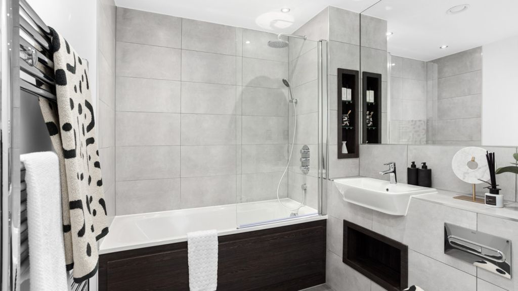 Additional image 4 of 2 bed flat for saleFrost House, Podd Street, Barking IG11