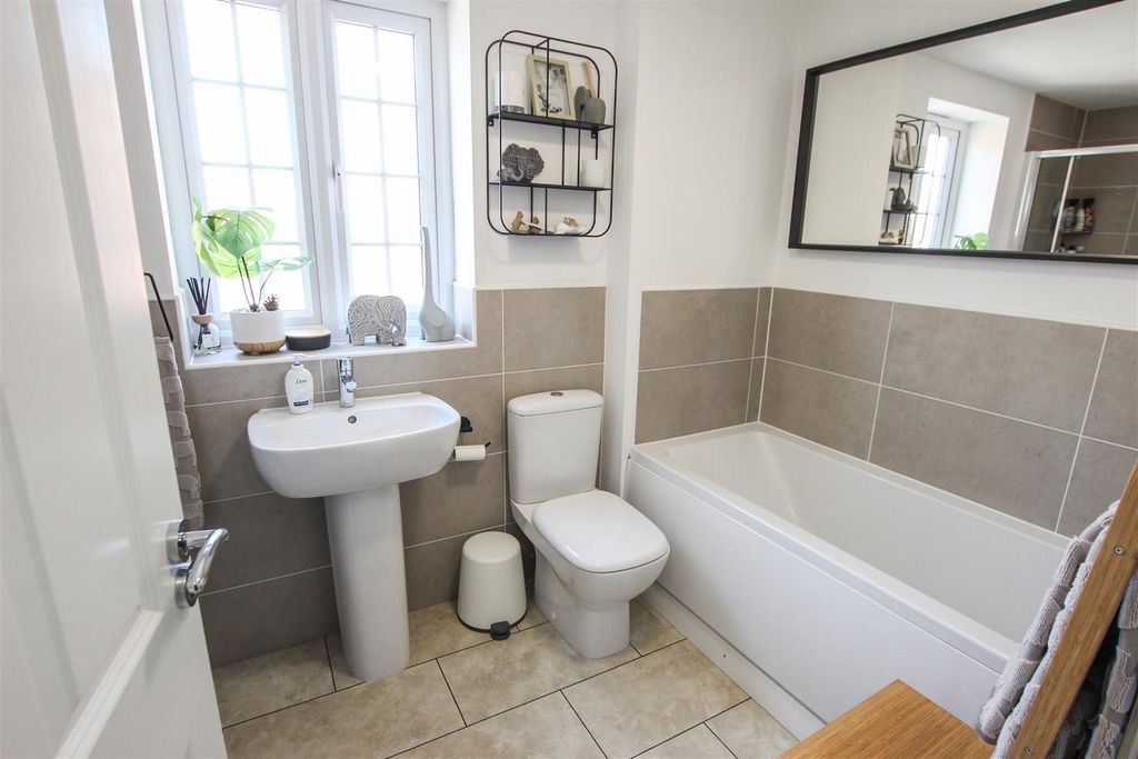 Additional image 21 of 4 bed detached house for saleButtermere Crescent, Lakeside, Doncaster DN4
