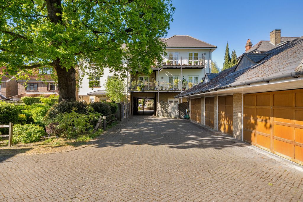 Additional image 26 of 3 bed flat for saleOverbury Avenue, Beckenham BR3