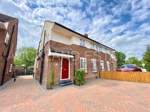 Shillitoe Avenue, Potters Bar EN6