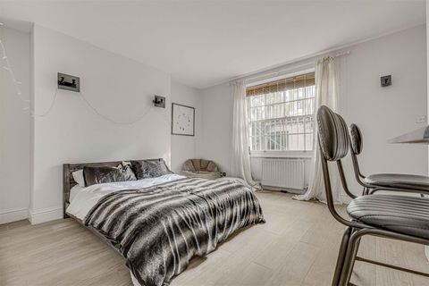 Holland Park Avenue, Kensington W11, Studio to rent