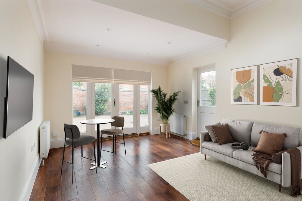 Additional image 3 of 6 bed town house for saleLansdowne Road, Bedford MK40