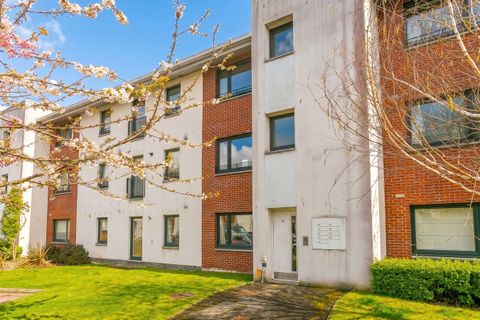 New Mart Gardens, Chesser, Edinburgh EH14
