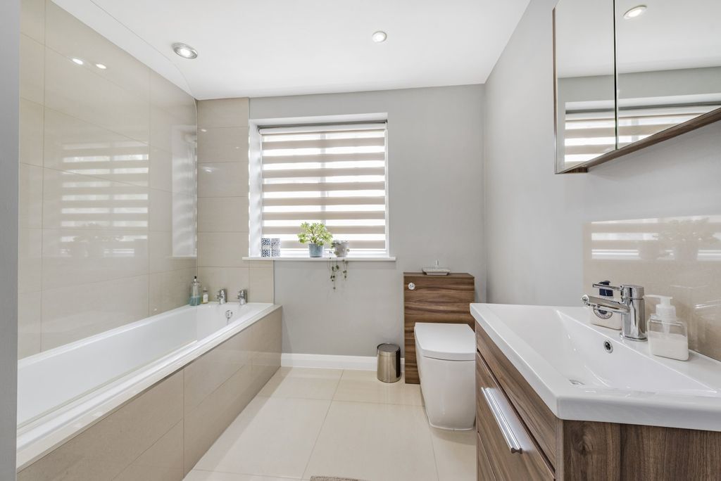 Additional image 17 of 5 bed detached house for saleWoodside Lane, Winkfield, Windsor, Berkshire SL4