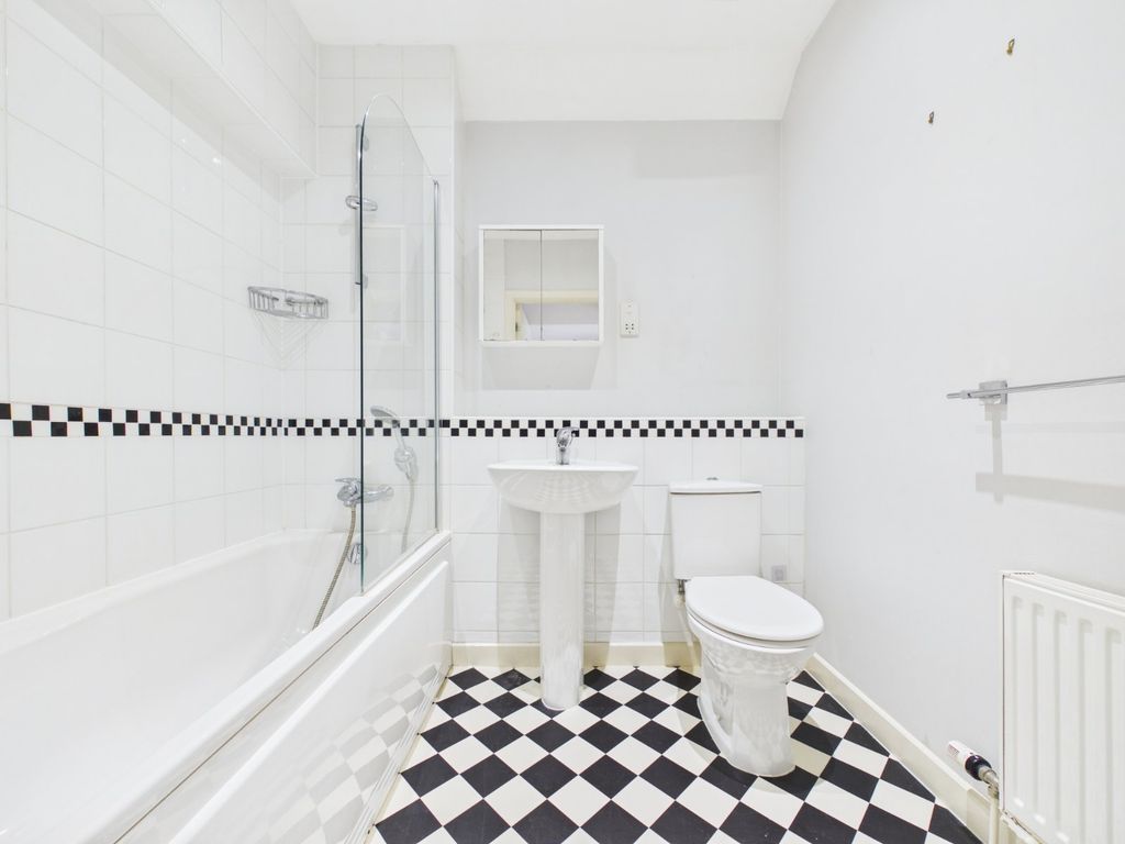 Additional image 6 of 1 bed property for saleHigh Street, Berkhamsted, Hertfordshire HP4