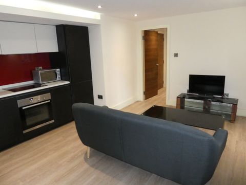 Park Crescent, Rusholme M14