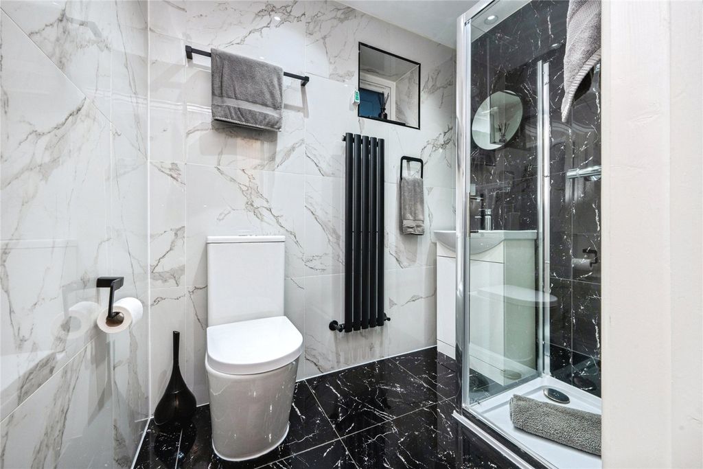 Additional image 14 of 5 bed detached house for saleChaucer Drive, Biggleswade, Bedfordshire SG18